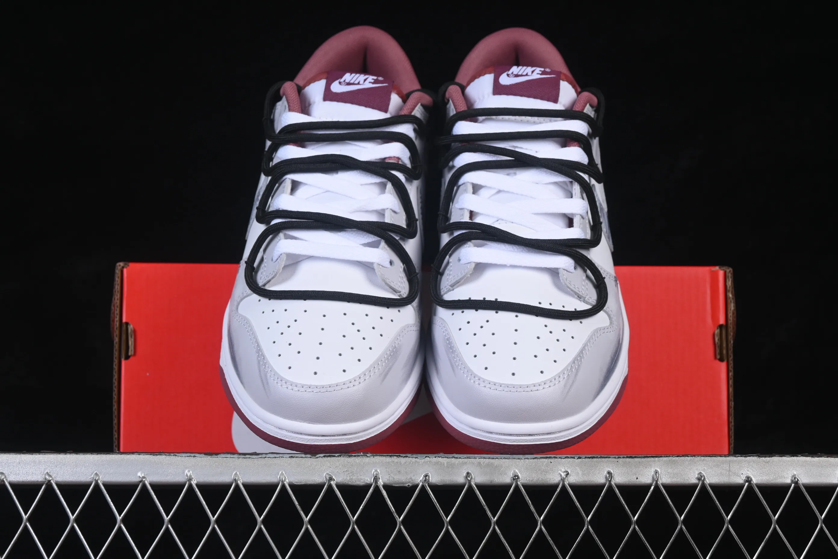 All categories Nk SB Dunk Series Nk SB Dunk Low High-end customized low-top sneakers Nike SB Dunk Low straps Anniversary high-end customized low-top casual sneakers DV0833-112